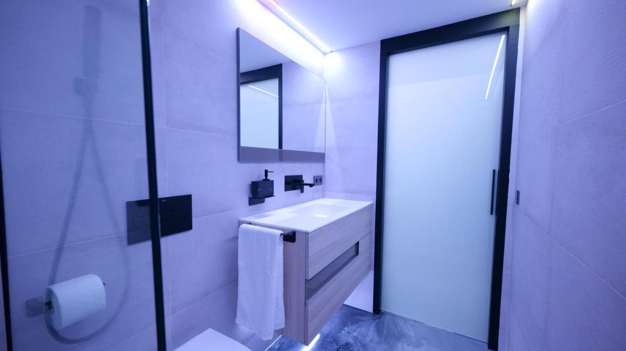 La Farola - Luxury Domotic Flat In Puerto Deportivo Lejlighed Marbella Eksteriør billede