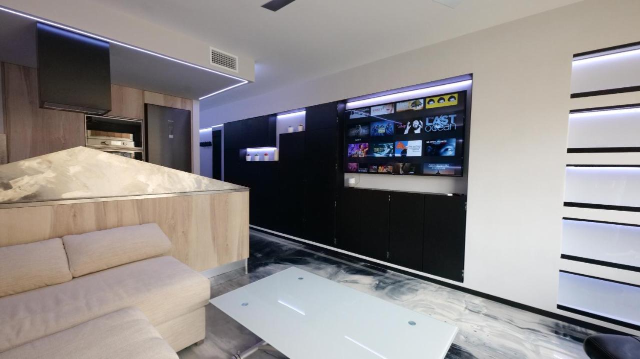 La Farola - Luxury Domotic Flat In Puerto Deportivo Lejlighed Marbella Eksteriør billede