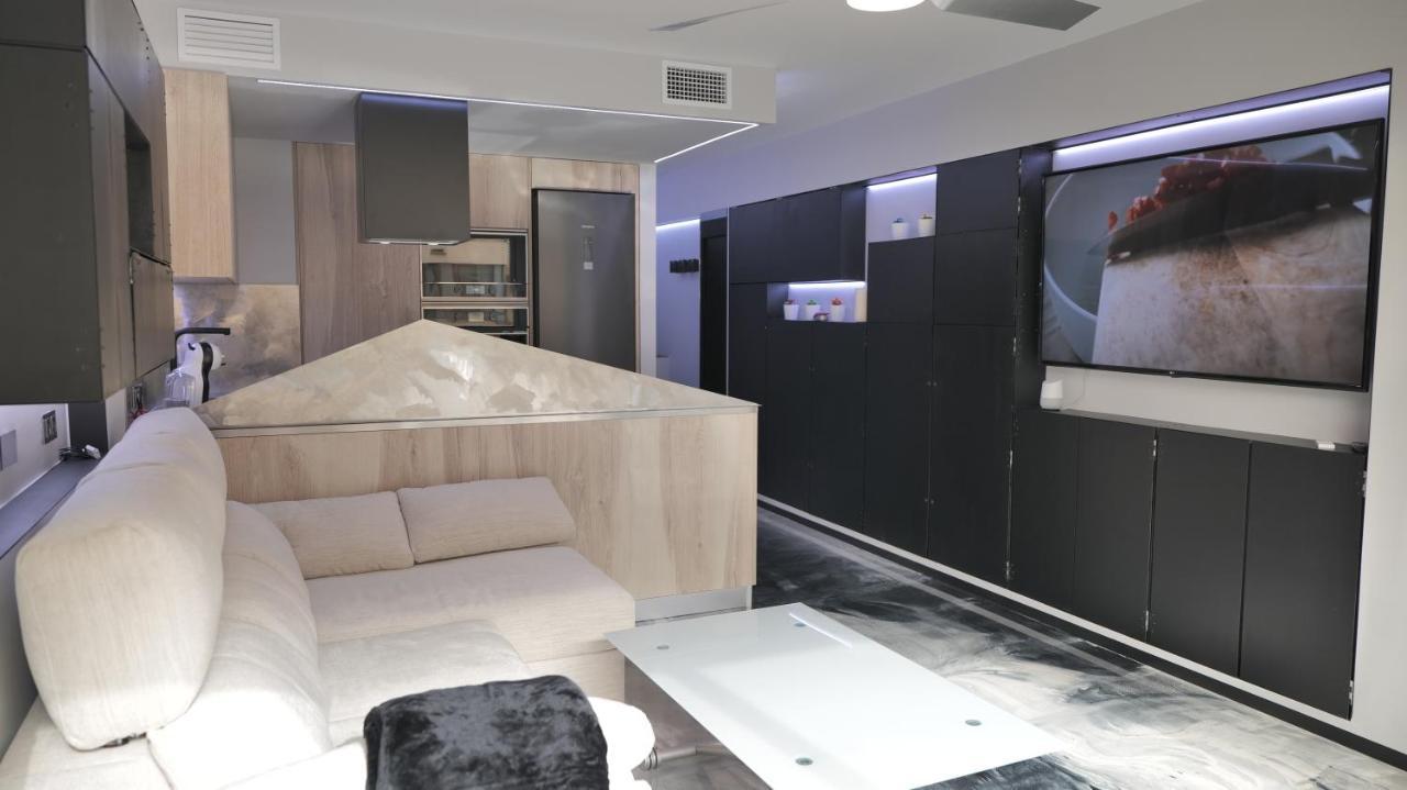 La Farola - Luxury Domotic Flat In Puerto Deportivo Lejlighed Marbella Eksteriør billede